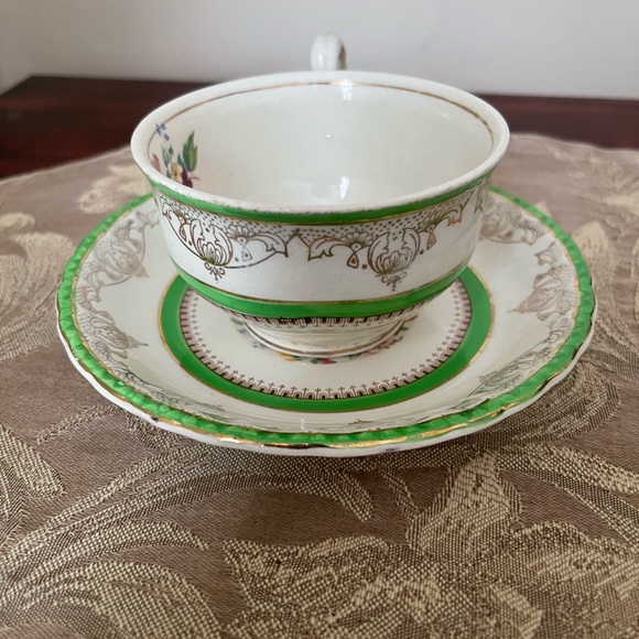 Creampedal Grindley England Teacup & Saucer - Picture 2 of 15